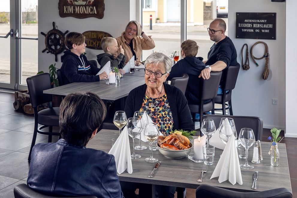 Familiebuffet i Restaurant Bølgen