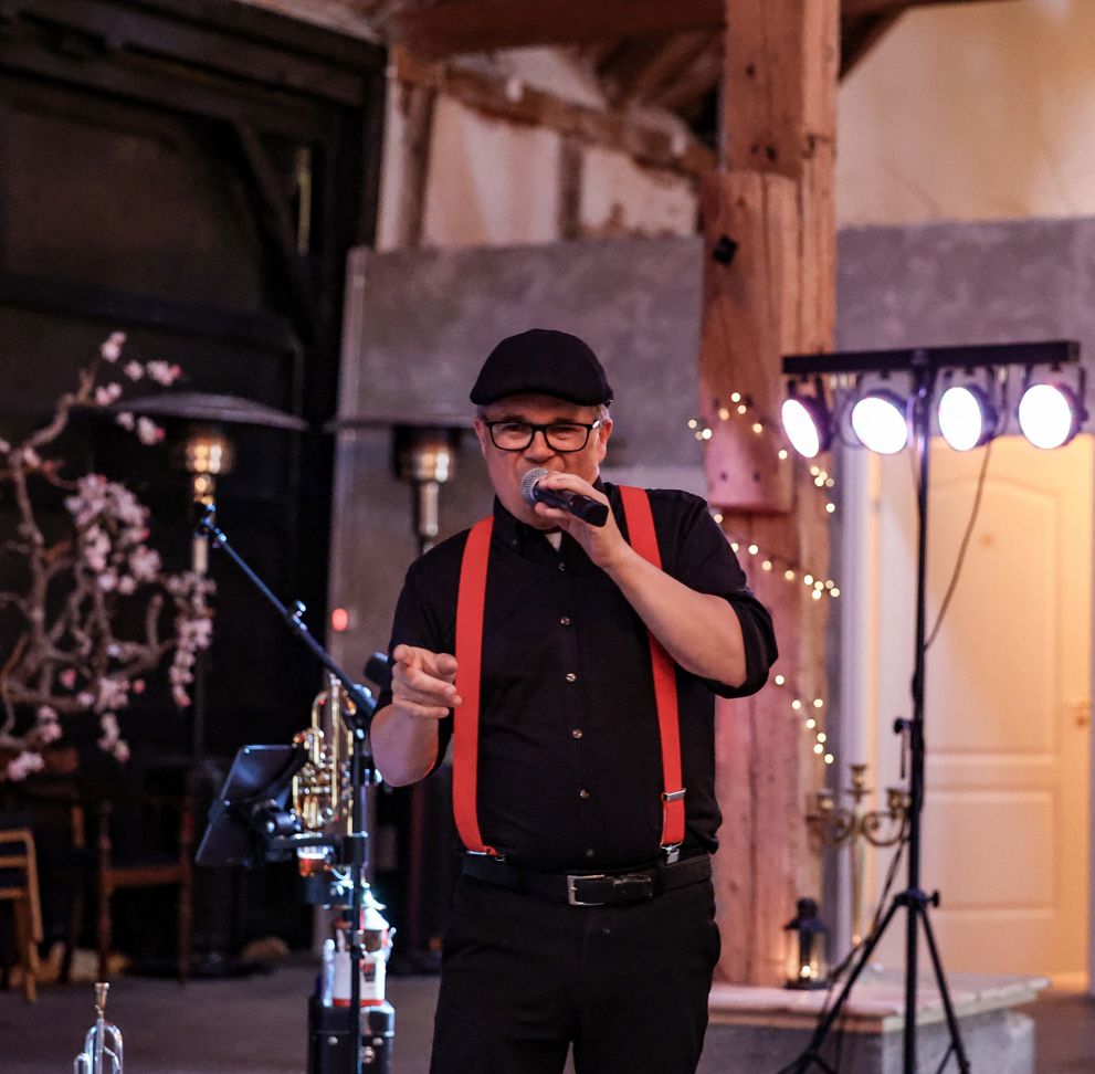 Smørrebrød og søndagskoncert med John & Bjarne på STÆDET