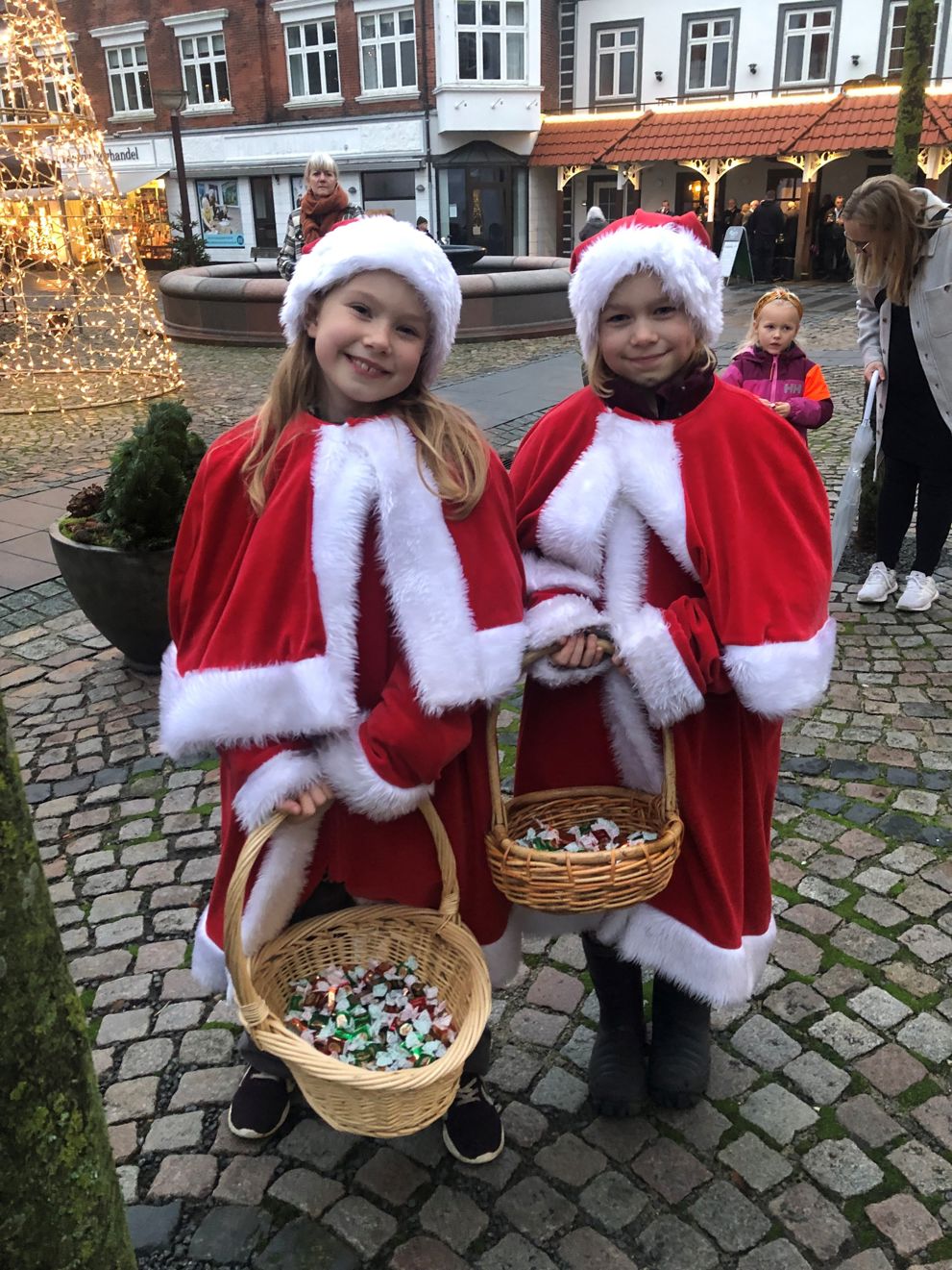 Mød nissepigerne i Lemvig gågade