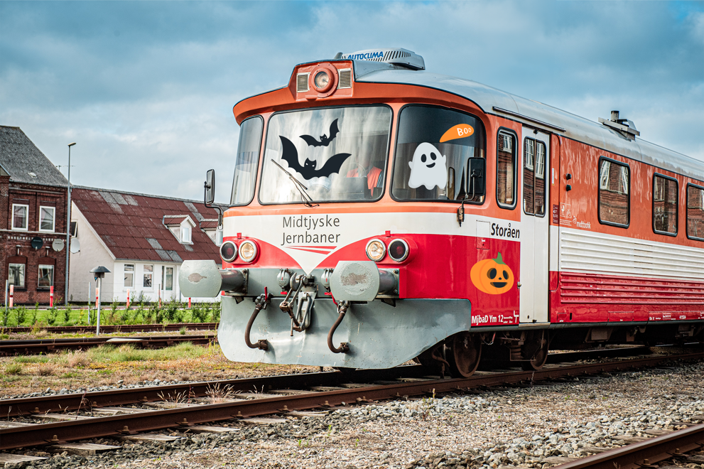 Kør med det uhyggelige halloween-tog